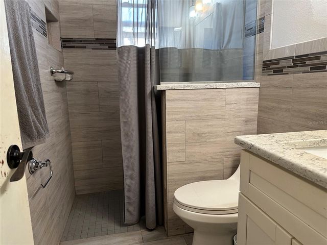 303 CRICKET HOLLOW LANE, Eustis, FL 32726