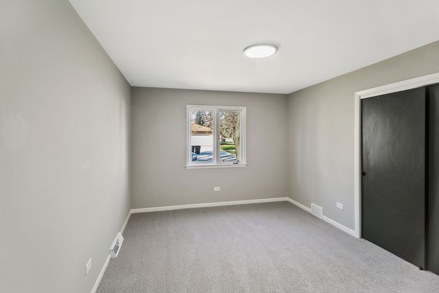 17001 Kimbark Avenue, South Holland, IL 60473