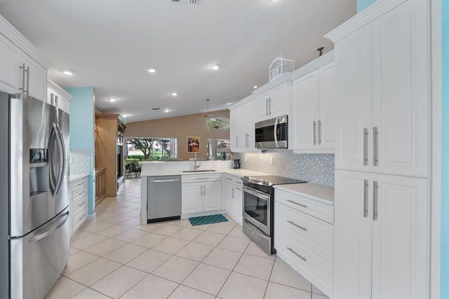 6643 Sherbrook Drive, Boynton Beach, FL 33437