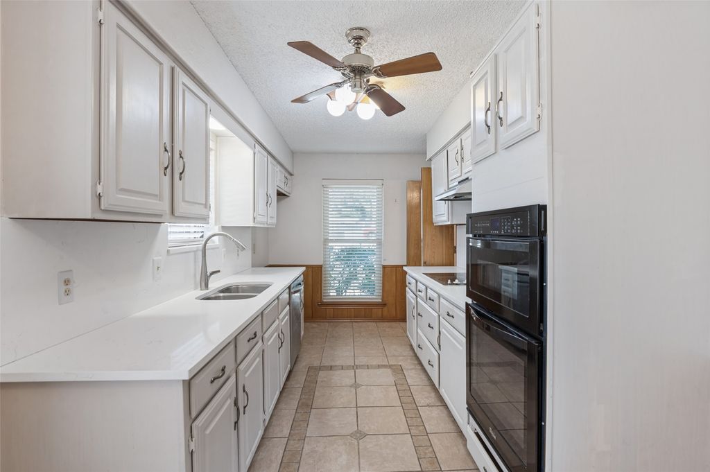 1900 Oakbluff Drive, Carrollton, TX 75007 — photo 5
