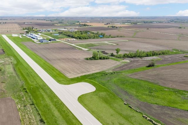 1687 Luxair Lane, Marion, IA 52302