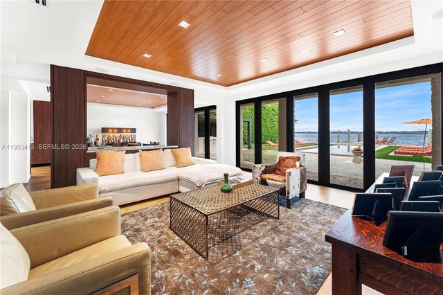 1277 N Venetian Way, Miami, FL 33139