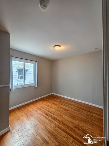 2910 Bailey Avenue, Lincoln Park, MI 48146