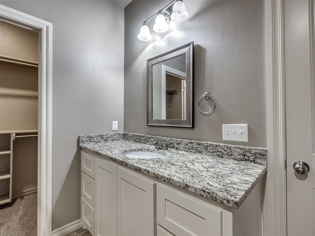 517 S Broadway Avenue, Guthrie, OK 73044