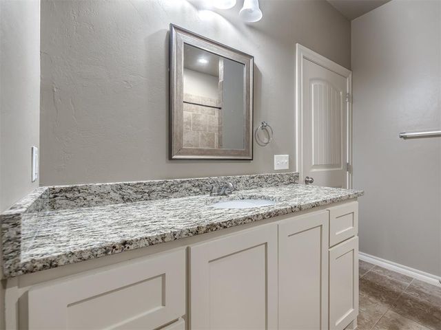 517 S Broadway Avenue, Guthrie, OK 73044