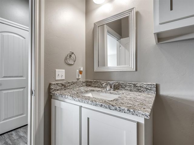 517 S Broadway Avenue, Guthrie, OK 73044