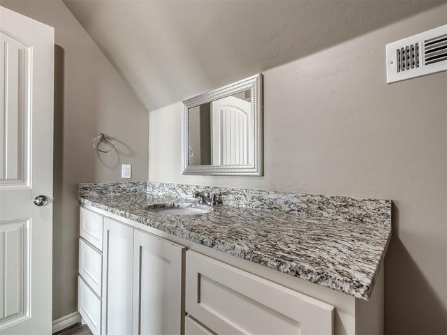 517 S Broadway Avenue, Guthrie, OK 73044