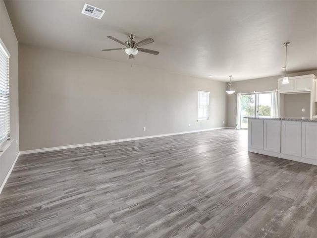 517 S Broadway Avenue, Guthrie, OK 73044