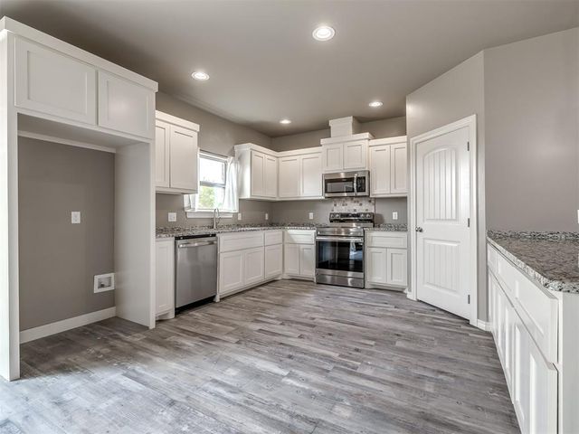 517 S Broadway Avenue, Guthrie, OK 73044