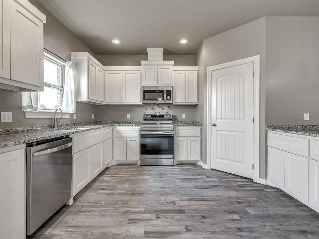 517 S Broadway Avenue, Guthrie, OK 73044