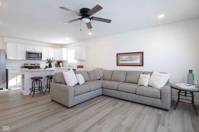 1562 W Paula Drive, Columbus, IN 47201