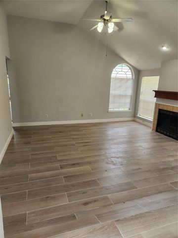 9339 Stonecreek Lane, Houston, TX 77036