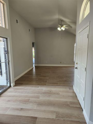 9339 Stonecreek Lane, Houston, TX 77036