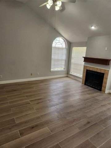 9339 Stonecreek Lane, Houston, TX 77036