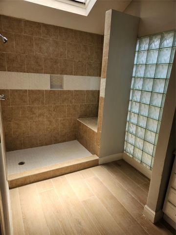 9339 Stonecreek Lane, Houston, TX 77036