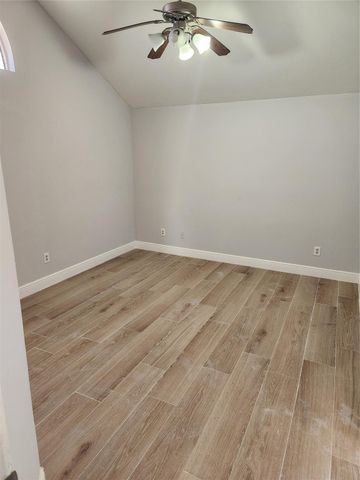 9339 Stonecreek Lane, Houston, TX 77036