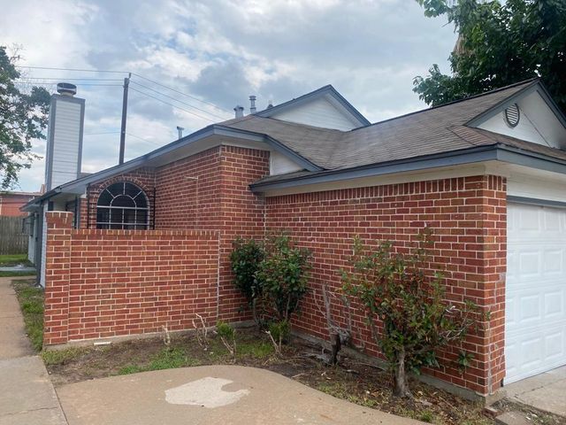 9339 Stonecreek Lane, Houston, TX 77036