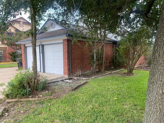 9339 Stonecreek Lane, Houston, TX 77036