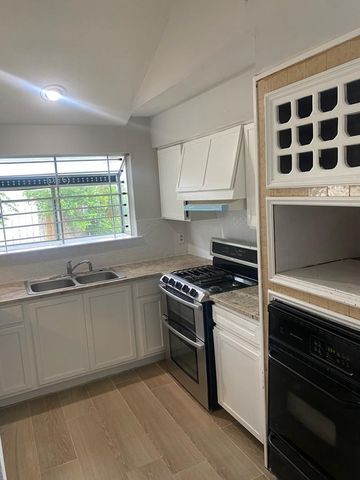 9339 Stonecreek Lane, Houston, TX 77036