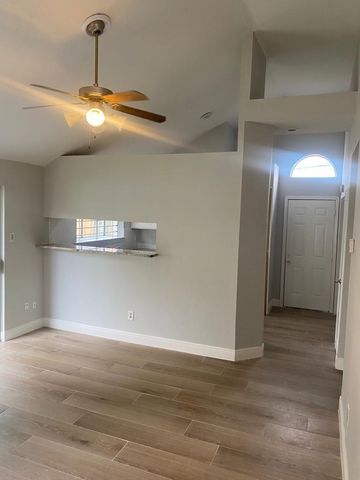 9339 Stonecreek Lane, Houston, TX 77036