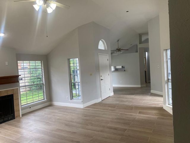 9339 Stonecreek Lane, Houston, TX 77036