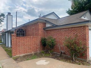 9339 Stonecreek Lane, Houston, TX 77036