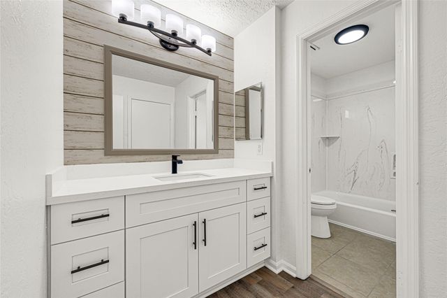 4214 Manordale Drive, Pasadena, TX 77505