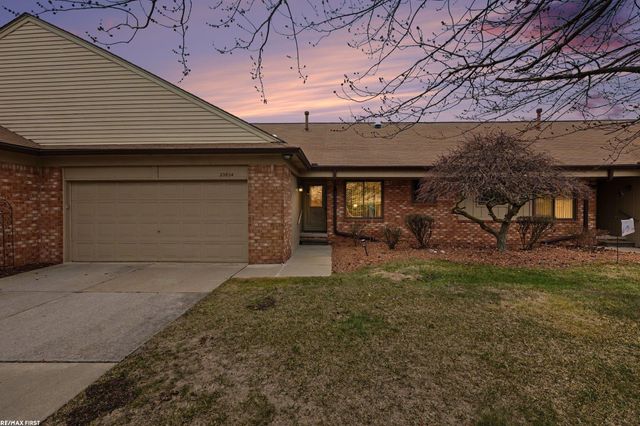 20604 Birch Meadow Drive, Clinton Twp, MI 48036