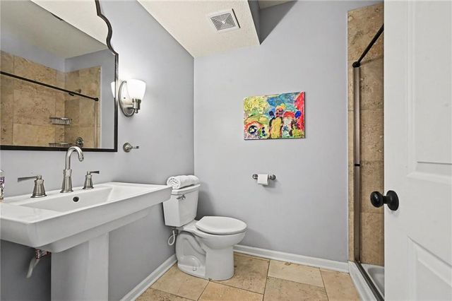 6730 Meyers Circle, Parkville, MO 64152