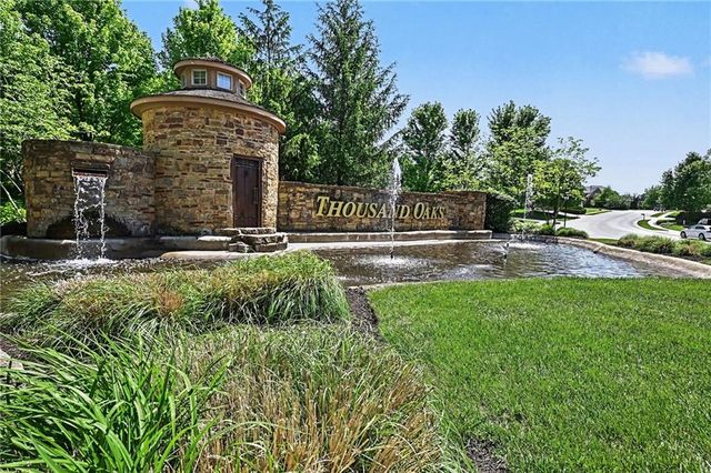 6730 Meyers Circle, Parkville, MO 64152