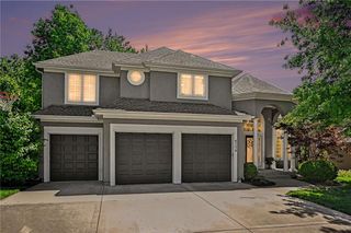 6730 Meyers Circle, Parkville, MO 64152