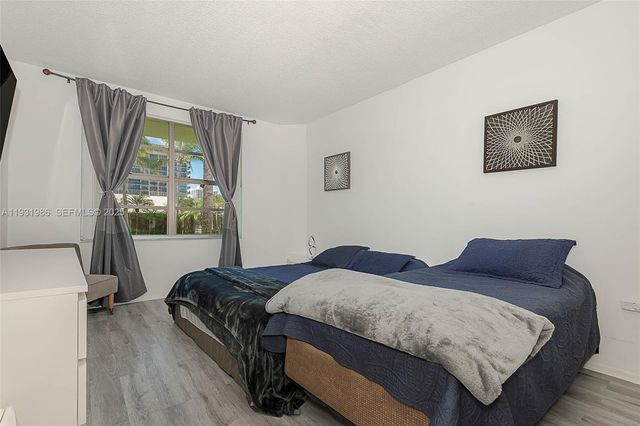 1965 S Ocean Dr MR, Hallandale Beach, FL 33009