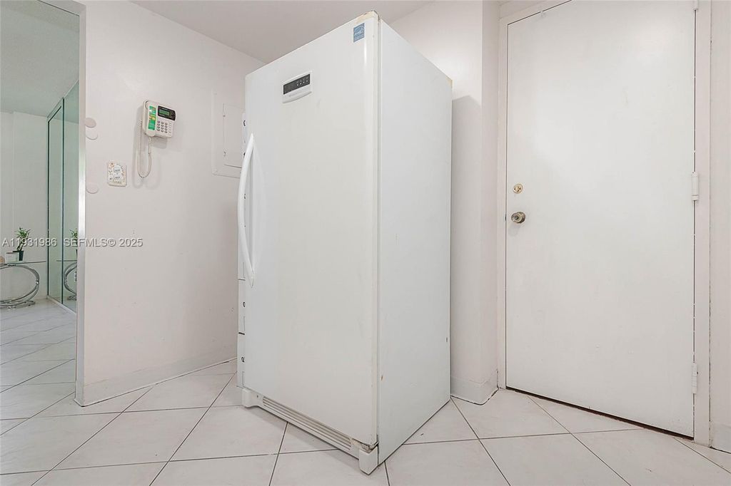 Image 12 of property listing at 1965 S Ocean Dr MR, Hallandale Beach, FL 33009