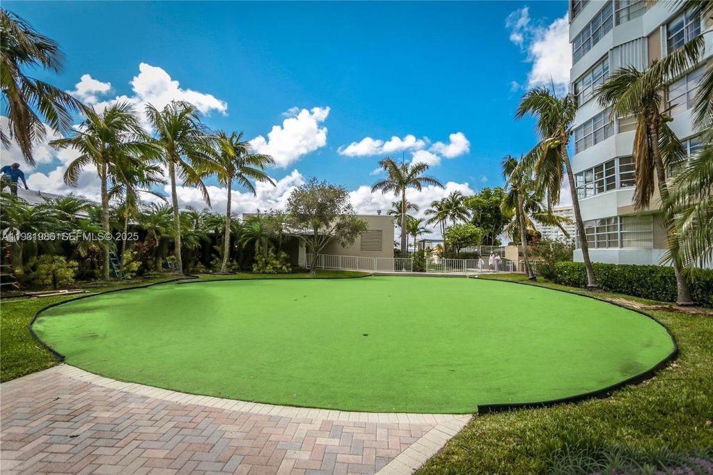 Image 30 of property listing at 1965 S Ocean Dr MR, Hallandale Beach, FL 33009
