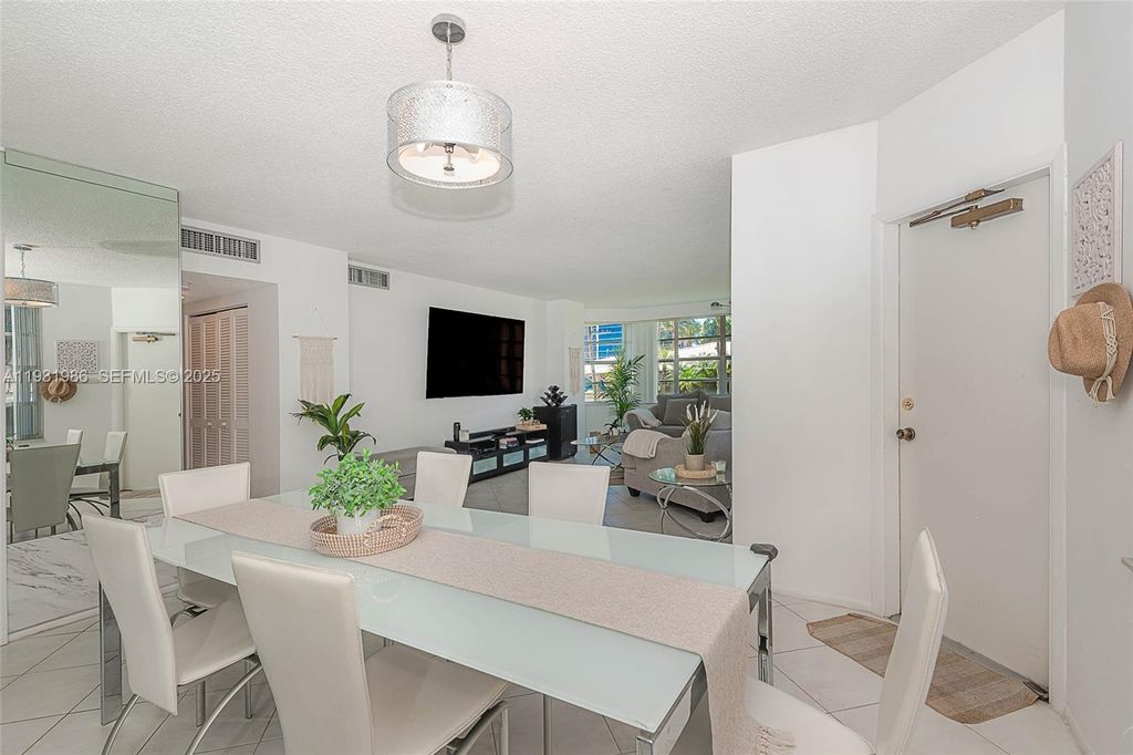 Image 7 of property listing at 1965 S Ocean Dr MR, Hallandale Beach, FL 33009