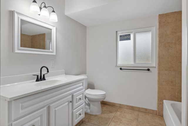 2039 S Locust Street, Visalia, CA 93277