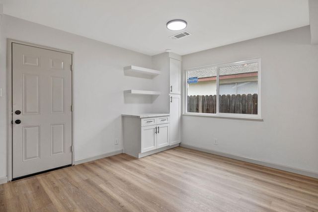 2039 S Locust Street, Visalia, CA 93277