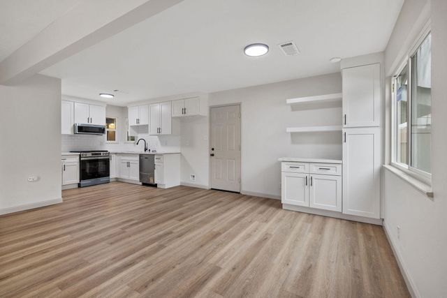 2039 S Locust Street, Visalia, CA 93277