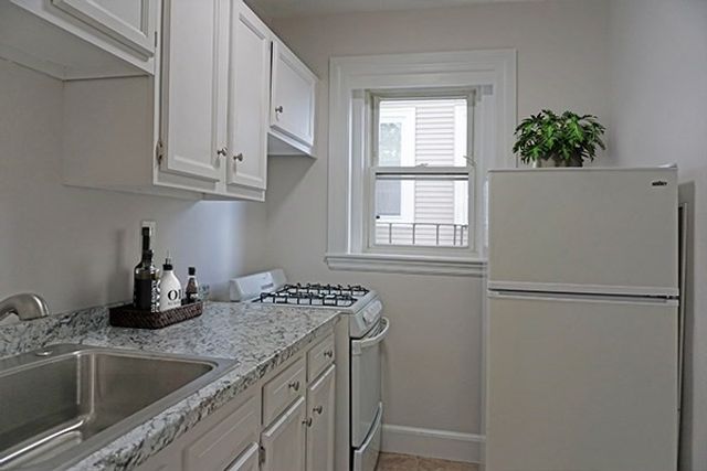 95 Adams St 08, Waltham, MA 02453