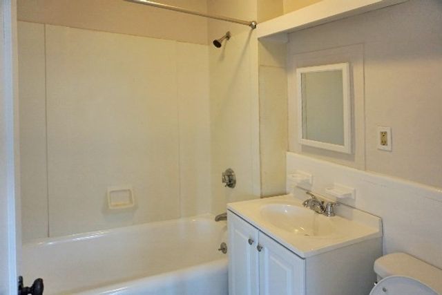 95 Adams St 08, Waltham, MA 02453