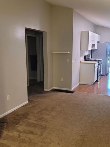 1367 E Summit Avenue, Muskegon, MI 49444