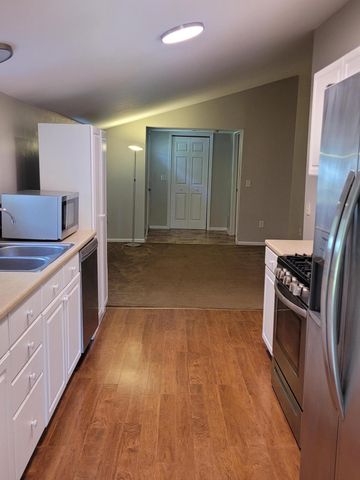 1367 E Summit Avenue, Muskegon, MI 49444