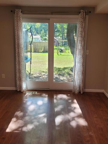 1367 E Summit Avenue, Muskegon, MI 49444
