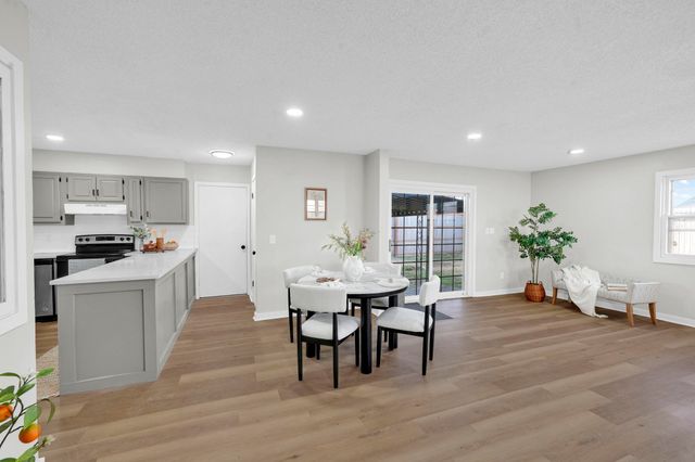 8208 E Grail St, Wichita, KS 67207