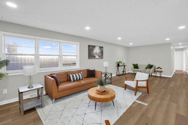 8208 E Grail St, Wichita, KS 67207