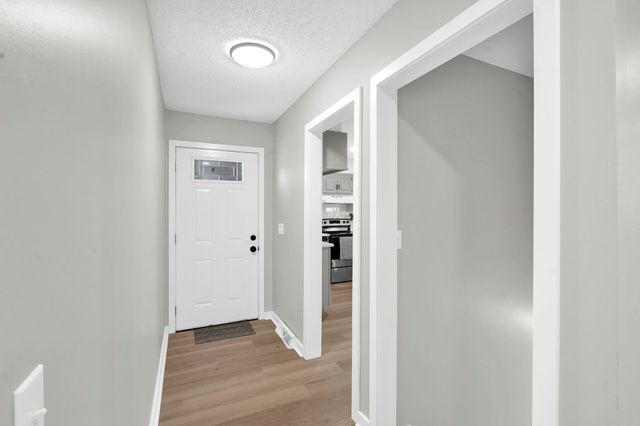 8208 E Grail St, Wichita, KS 67207