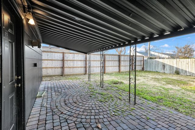 8208 E Grail St, Wichita, KS 67207