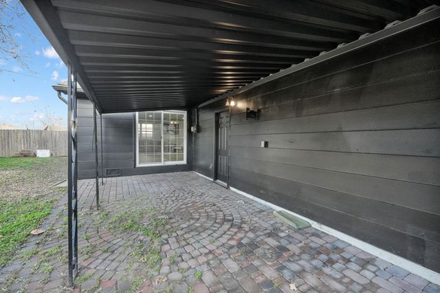 8208 E Grail St, Wichita, KS 67207