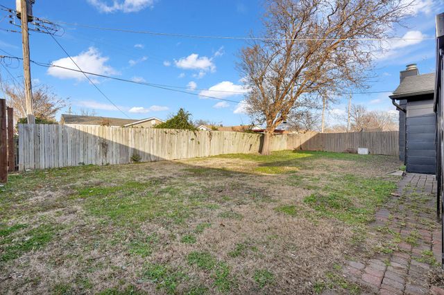 8208 E Grail St, Wichita, KS 67207