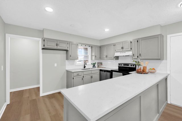 8208 E Grail St, Wichita, KS 67207